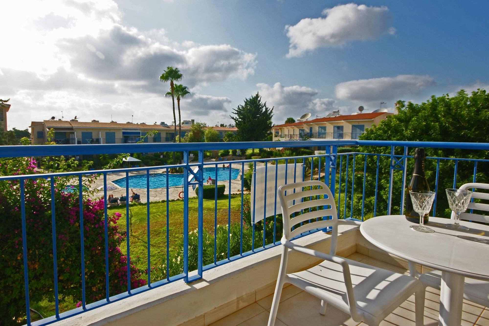 Resitour Paradise Gardens Paphos Esterno foto