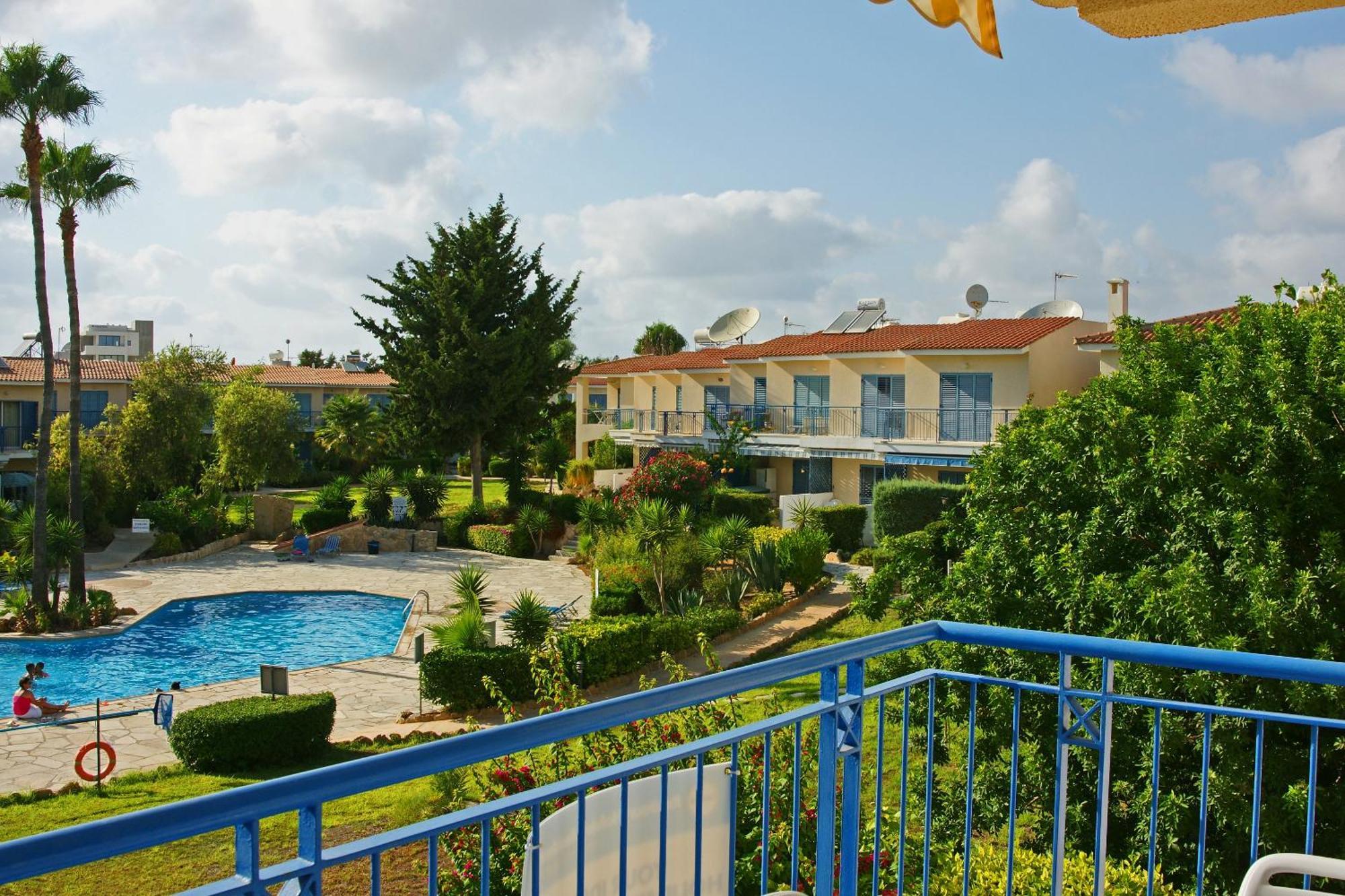 Resitour Paradise Gardens Paphos Esterno foto