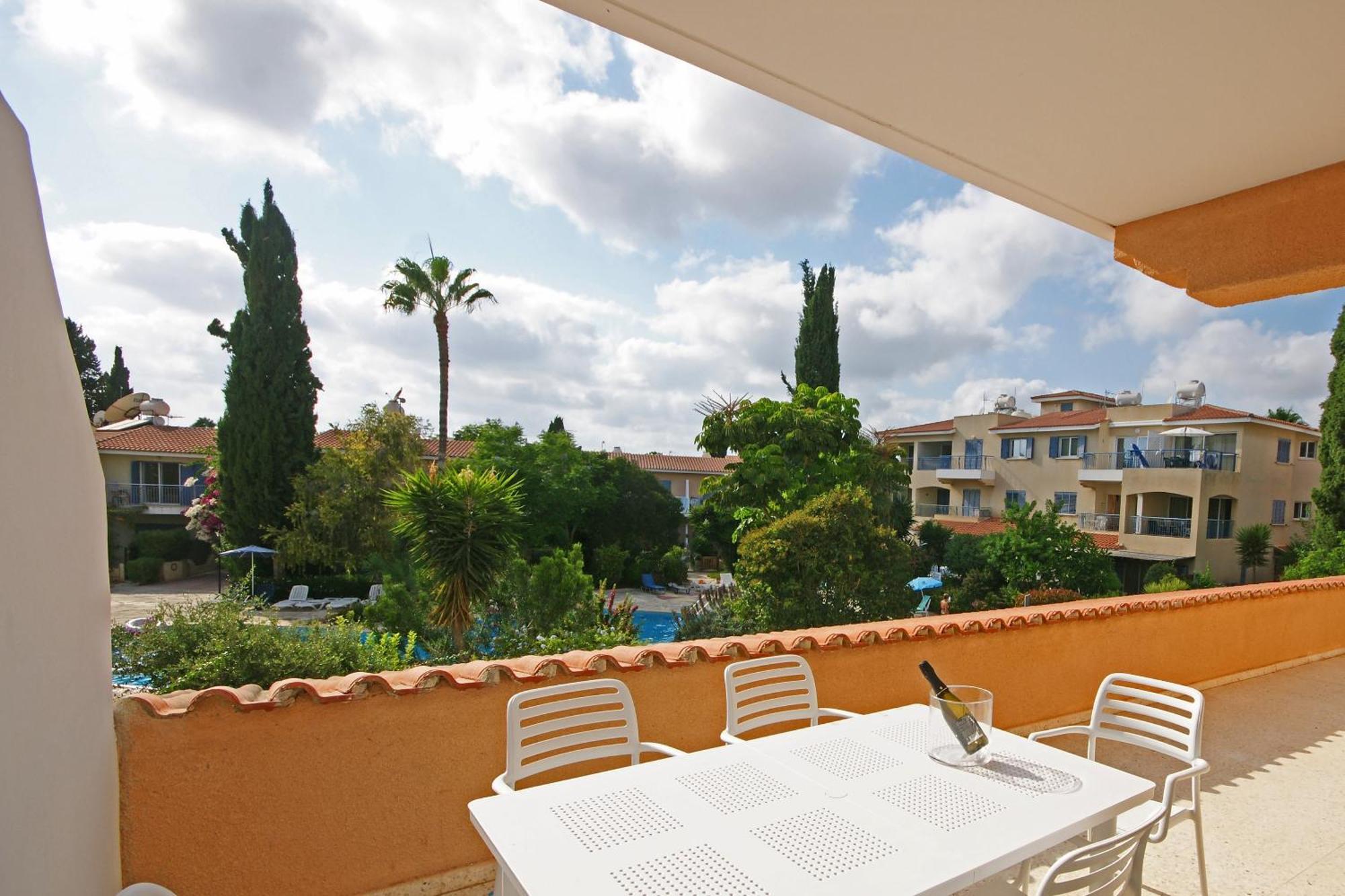 Resitour Paradise Gardens Paphos Esterno foto